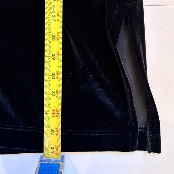 Women’s Black Velvet Long Sleeve Button Front Tunic Top Blouse Size Medium - Picture 4 of 7